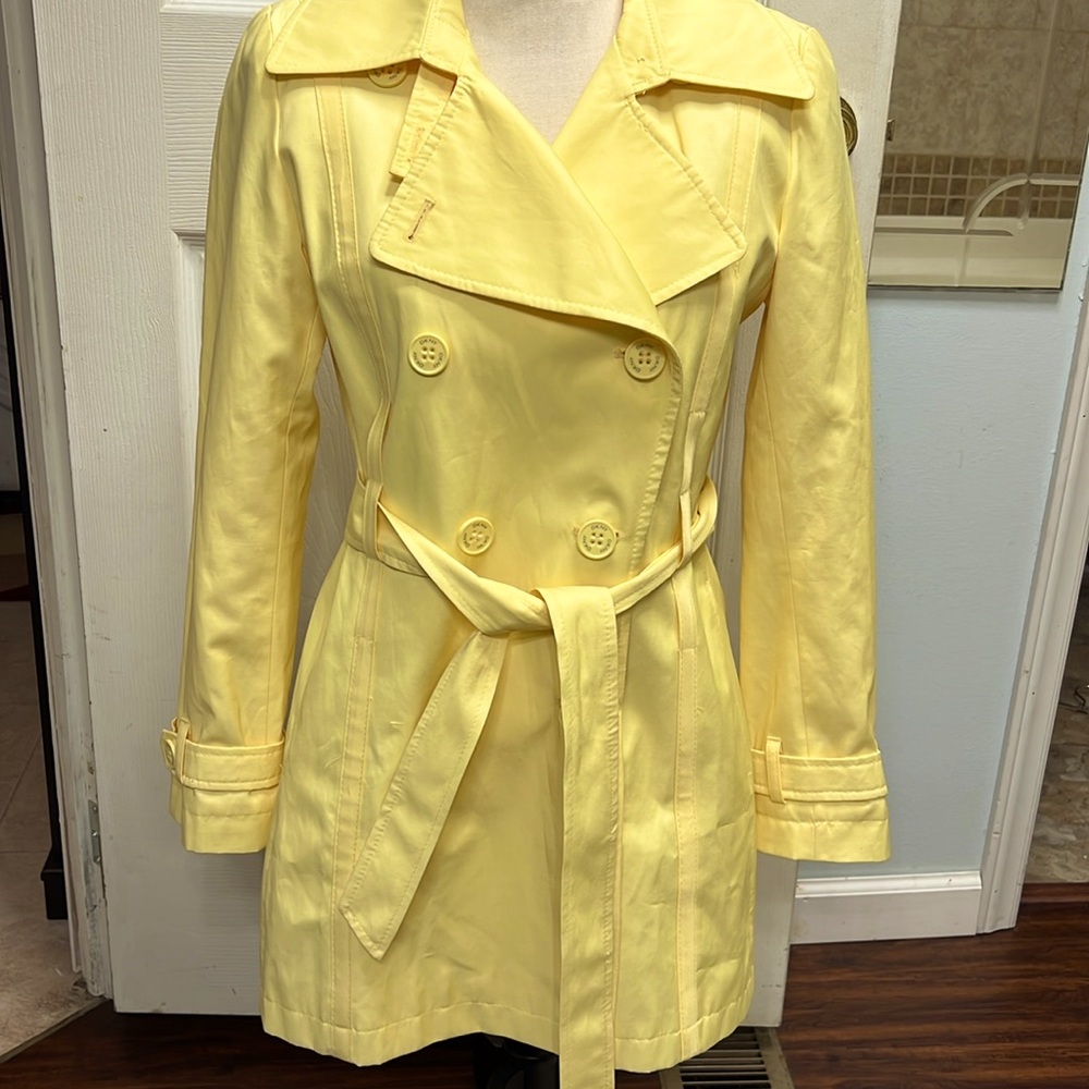 DKNY Yellow Retro Trench Rain Coat  Size small  Women's
